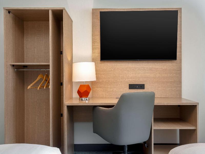 Quality Inn & Suites Prescott ON image