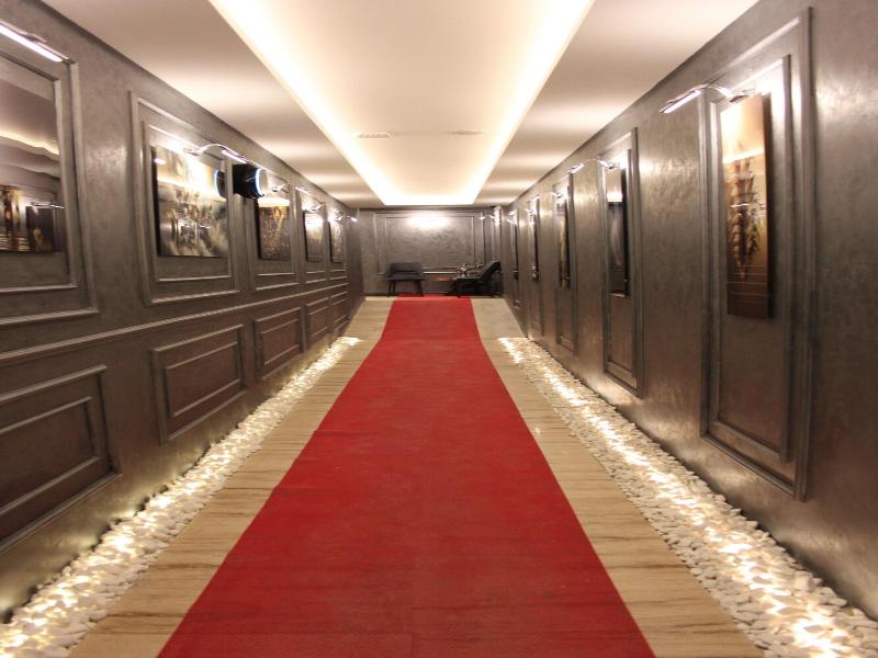 216 Silver Suite image
