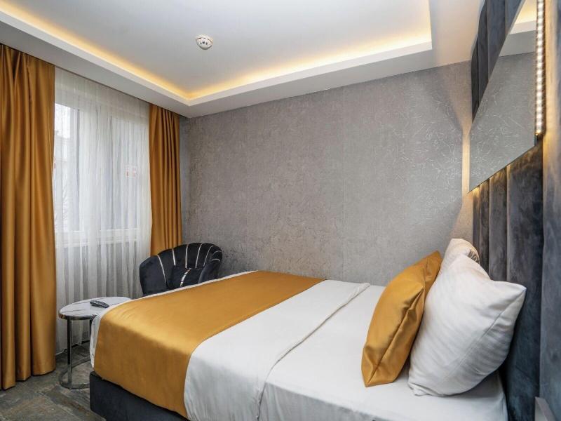 216 Silver Suite image