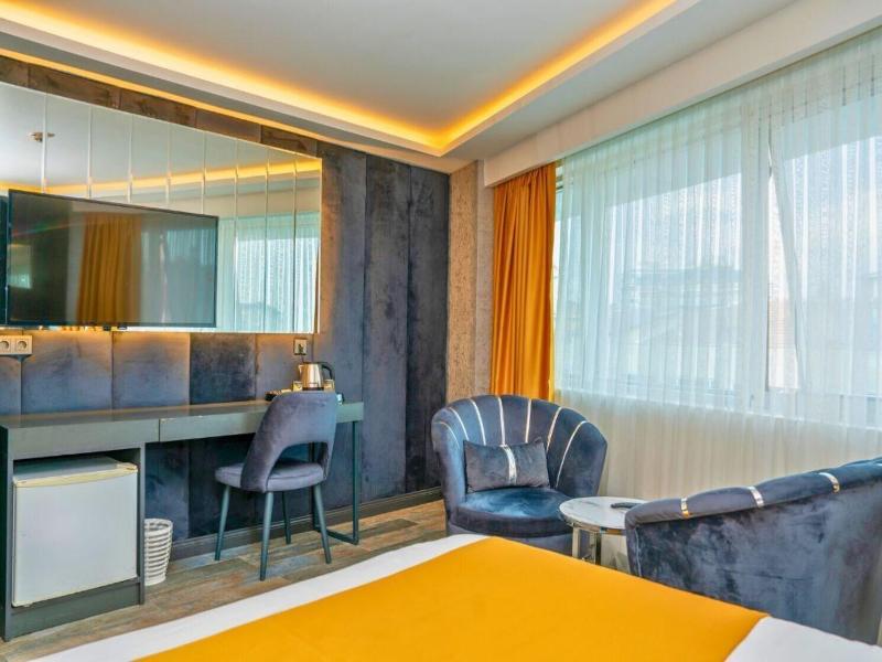 216 Silver Suite image