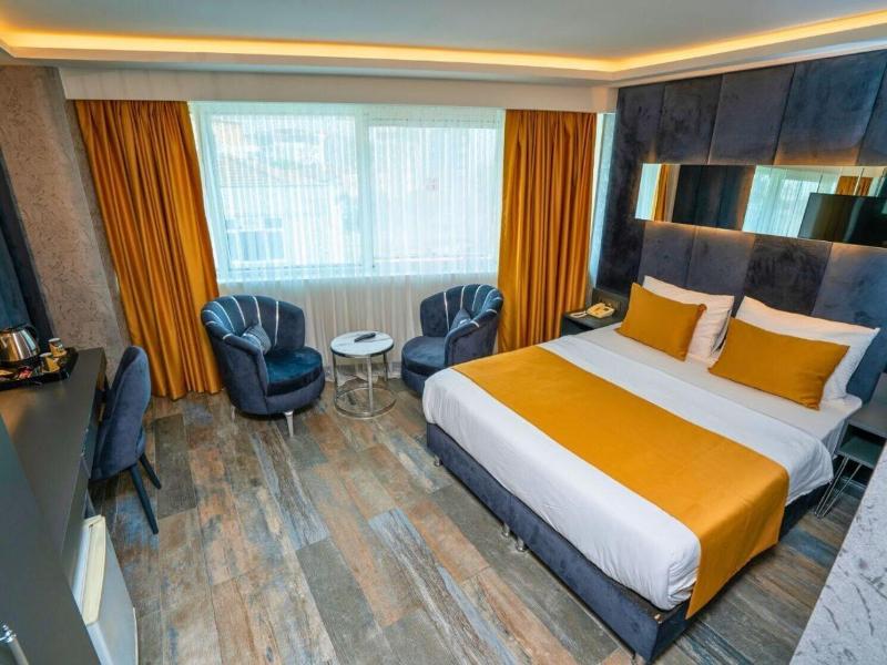 216 Silver Suite image