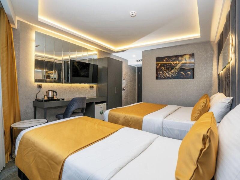 216 Silver Suite image