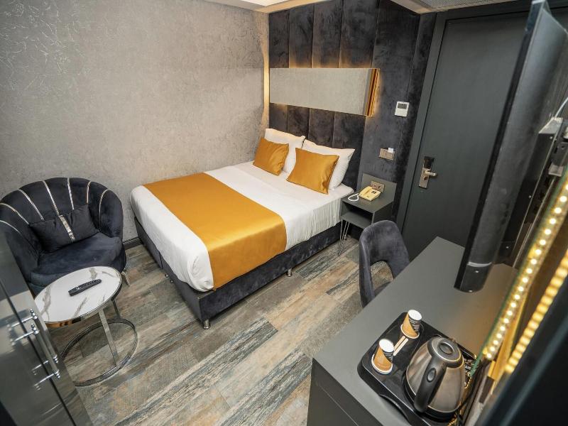 216 Silver Suite image