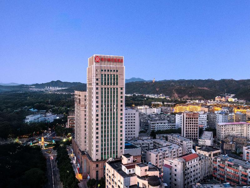 Hilton Garden Inn Chengde Mountain Resort image