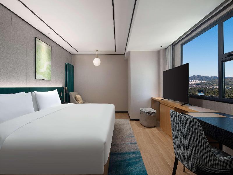 Hilton Garden Inn Chengde Mountain Resort image