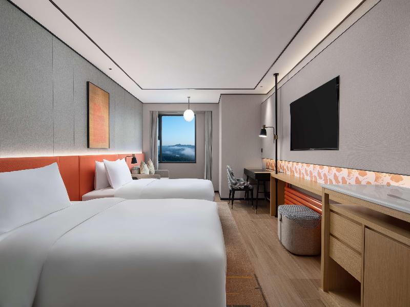 Hilton Garden Inn Chengde Mountain Resort image