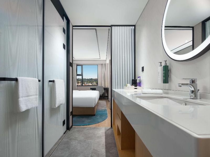Hilton Garden Inn Chengde Mountain Resort image