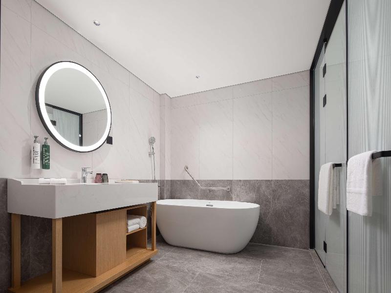 Hilton Garden Inn Chengde Mountain Resort image