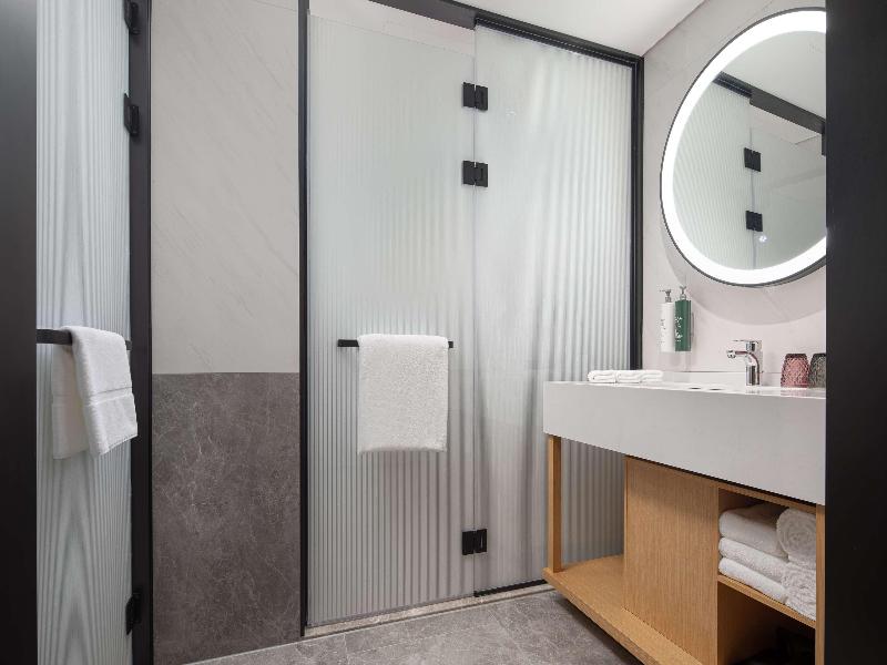Hilton Garden Inn Chengde Mountain Resort image