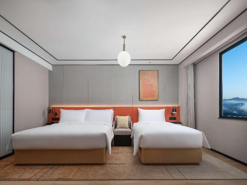 Hilton Garden Inn Chengde Mountain Resort image