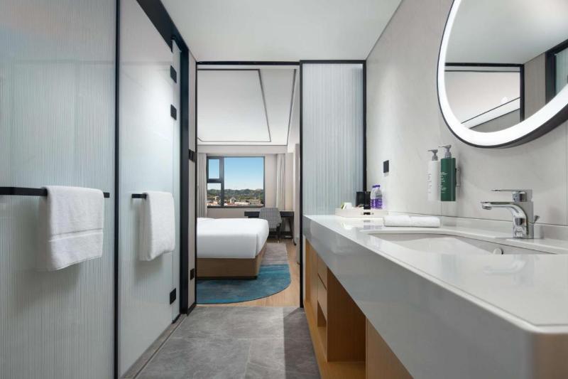 Hilton Garden Inn Chengde Mountain Resort image