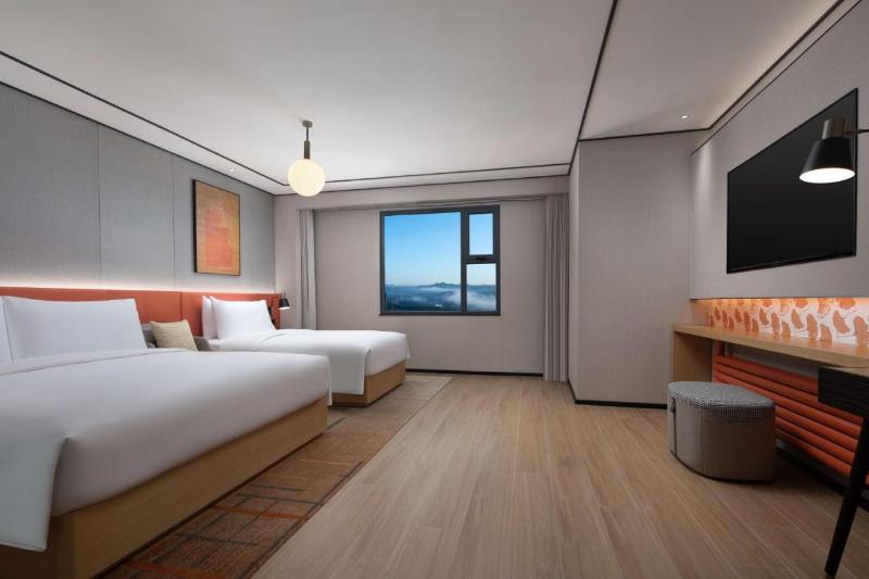 Hilton Garden Inn Chengde Mountain Resort image