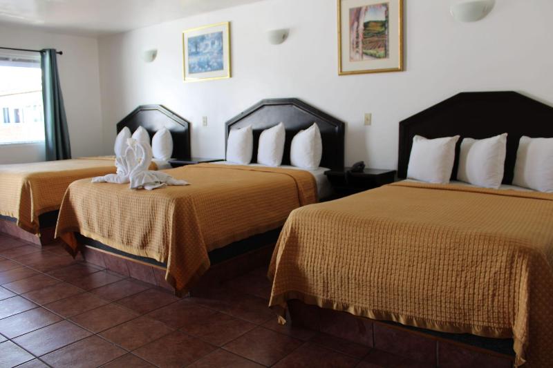Hotel La Quinta Bonita image