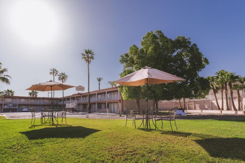 El Camino Hotel & Suites — general view