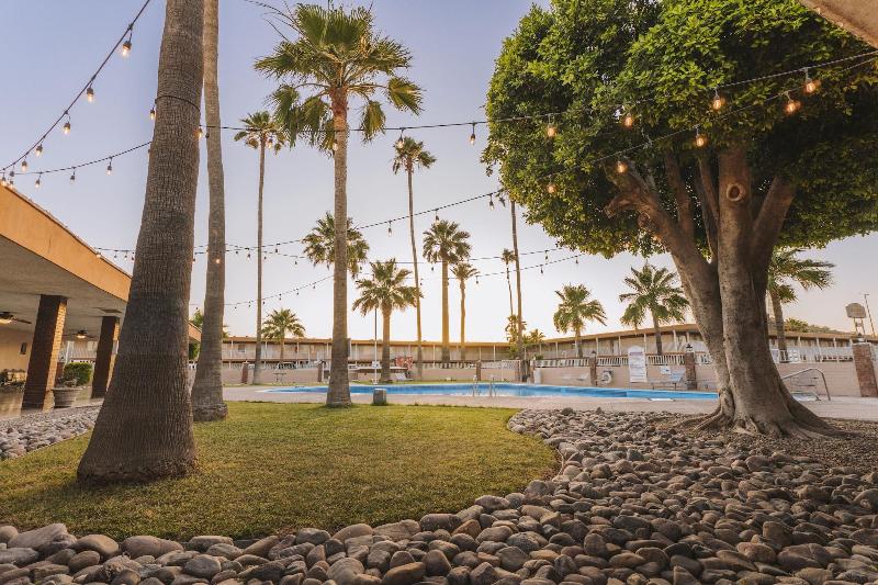 El Camino Hotel & Suites — general view