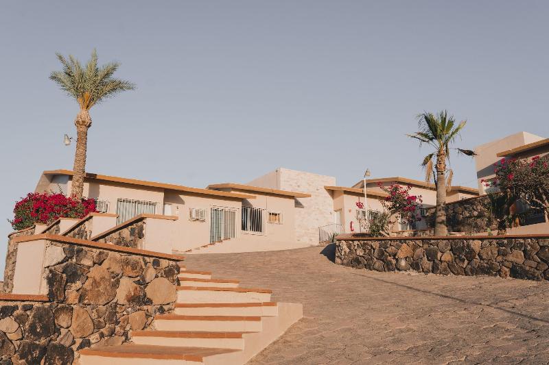 El Camino Hotel & Suites — general view