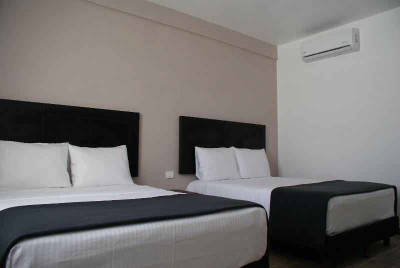 Hotel Capital Frontera image