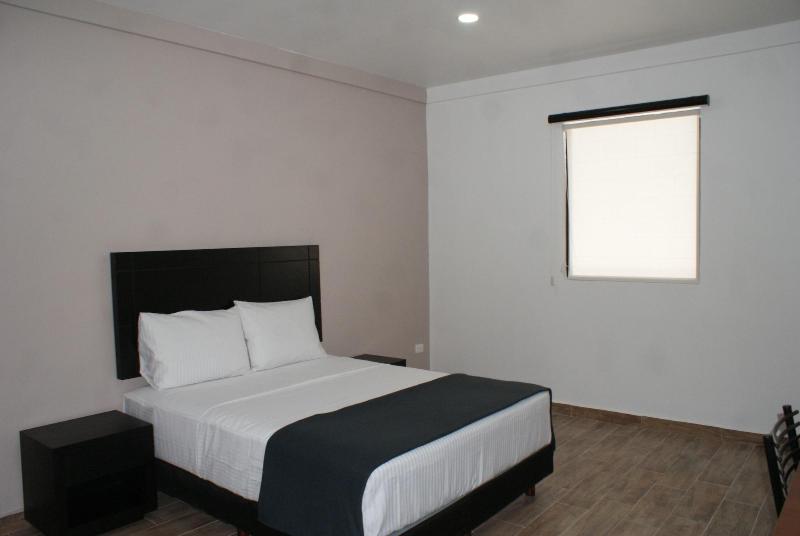 Hotel Capital Frontera image