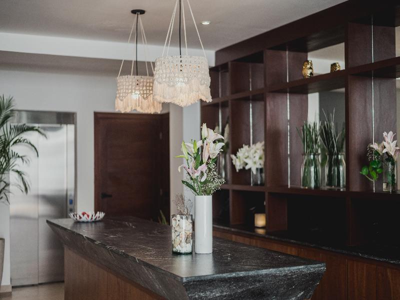 Ah xok suites 5th avenue image