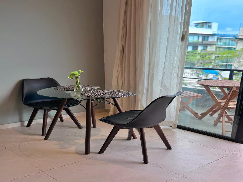 Ah xok suites 5th avenue image