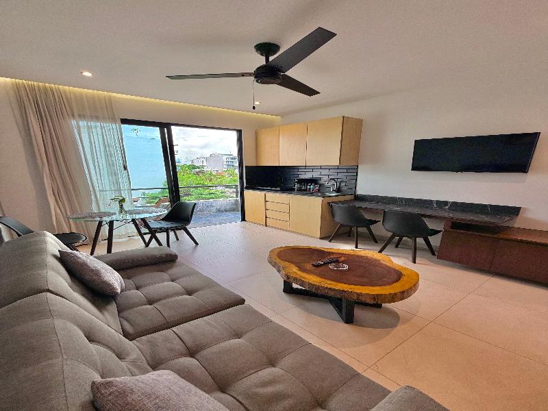 Ah xok suites 5th avenue image
