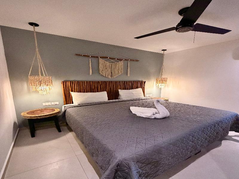 Ah xok suites 5th avenue image
