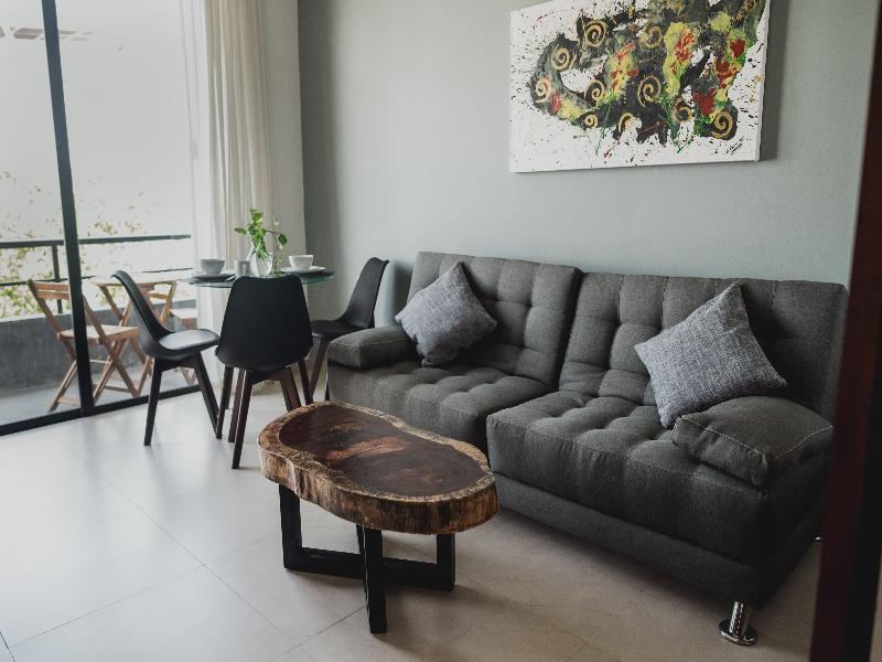 Ah xok suites 5th avenue image