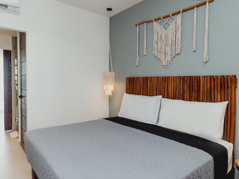 Ah xok suites 5th avenue image