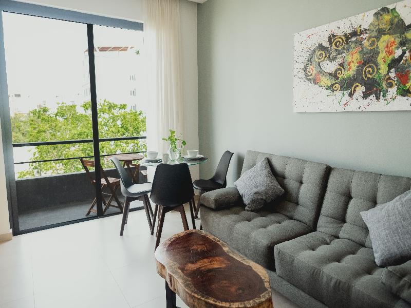 Ah xok suites 5th avenue image
