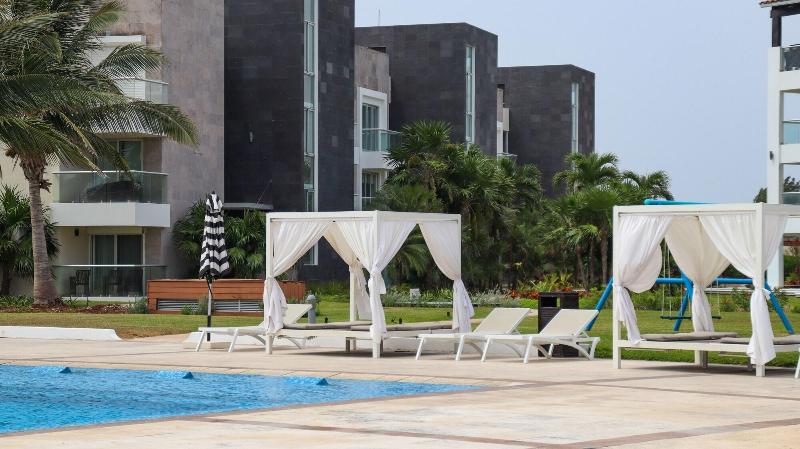 Mareazul Beach Condos Playa Del Carmen image