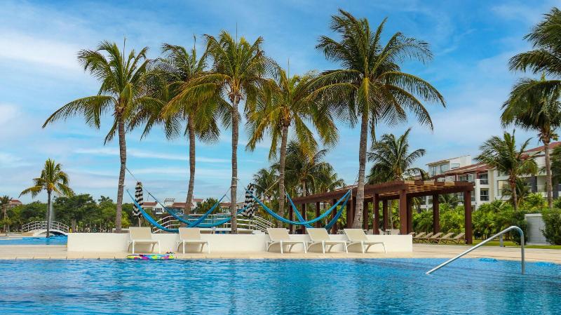 Mareazul Beach Condos Playa Del Carmen image