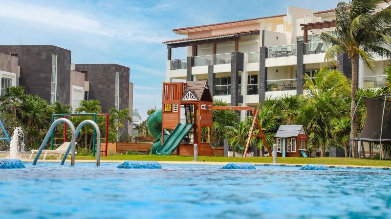 Mareazul Beach Condos Playa Del Carmen image