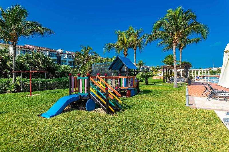 Mareazul Beach Condos Playa Del Carmen image