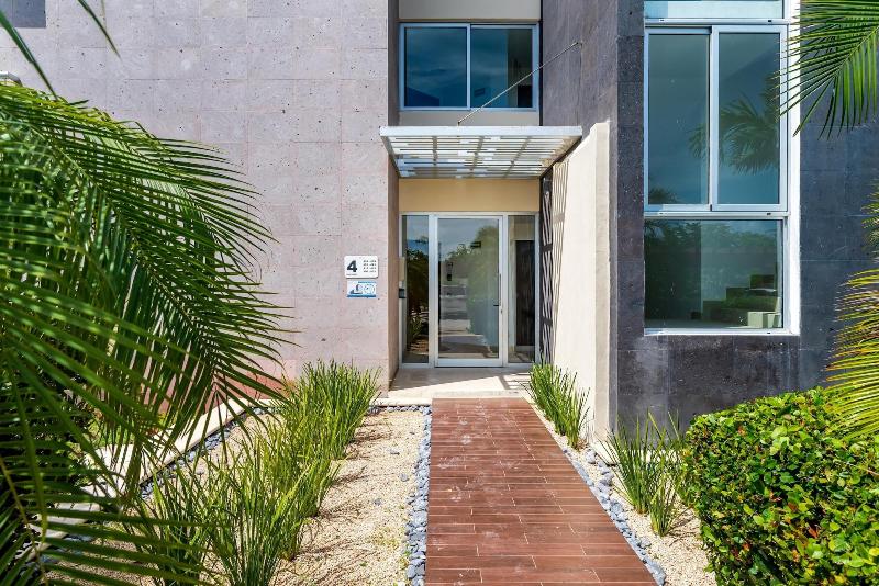 Mareazul Beach Condos Playa Del Carmen image