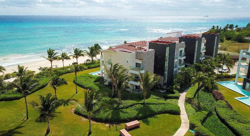 Mareazul Beach Condos Playa Del Carmen image