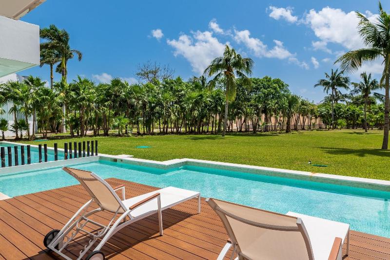 Mareazul Beach Condos Playa Del Carmen image