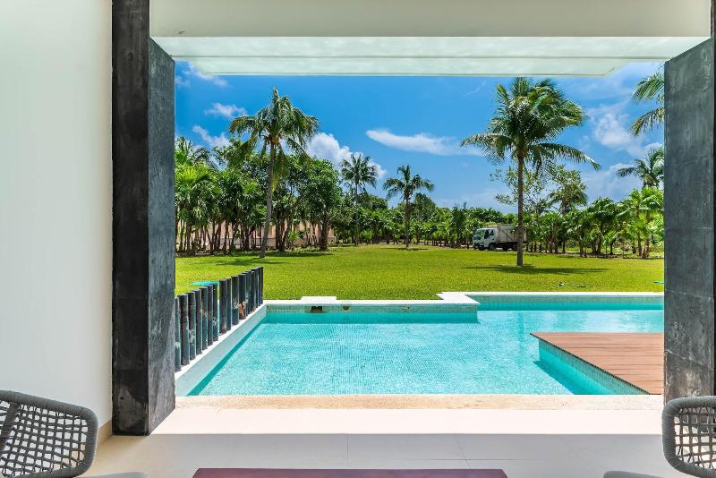 Mareazul Beach Condos Playa Del Carmen image