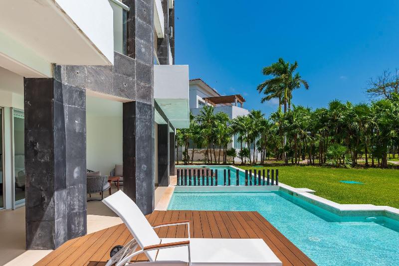 Mareazul Beach Condos Playa Del Carmen image