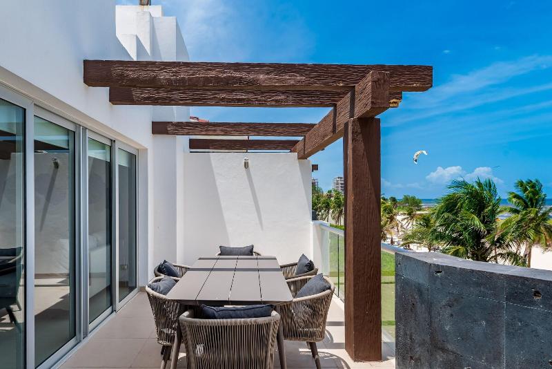 Mareazul Beach Condos Playa Del Carmen image