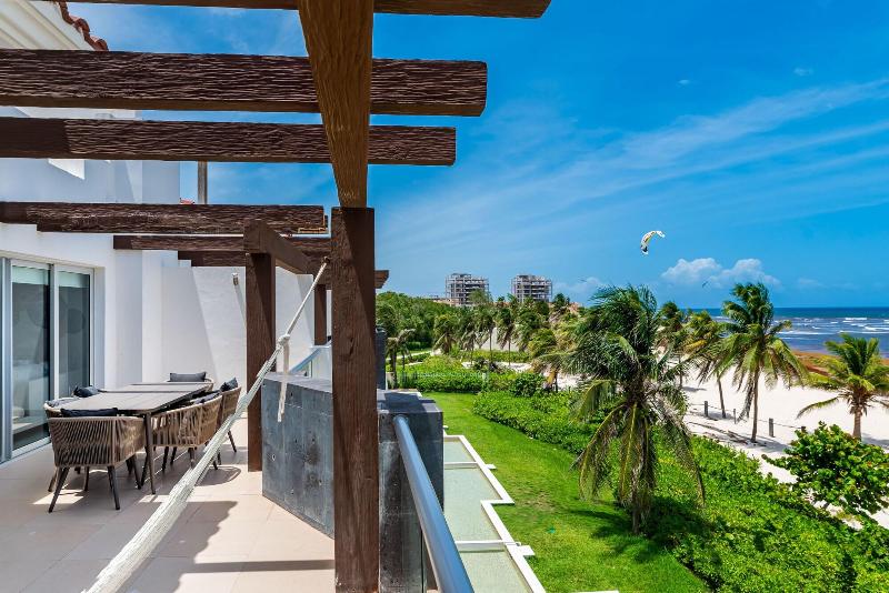 Mareazul Beach Condos Playa Del Carmen image