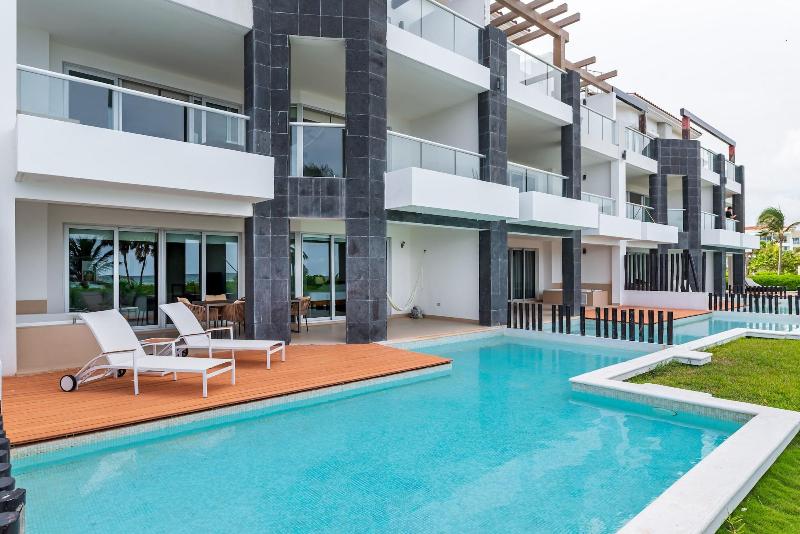 Mareazul Beach Condos Playa Del Carmen image