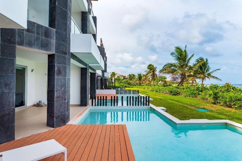 Mareazul Beach Condos Playa Del Carmen image