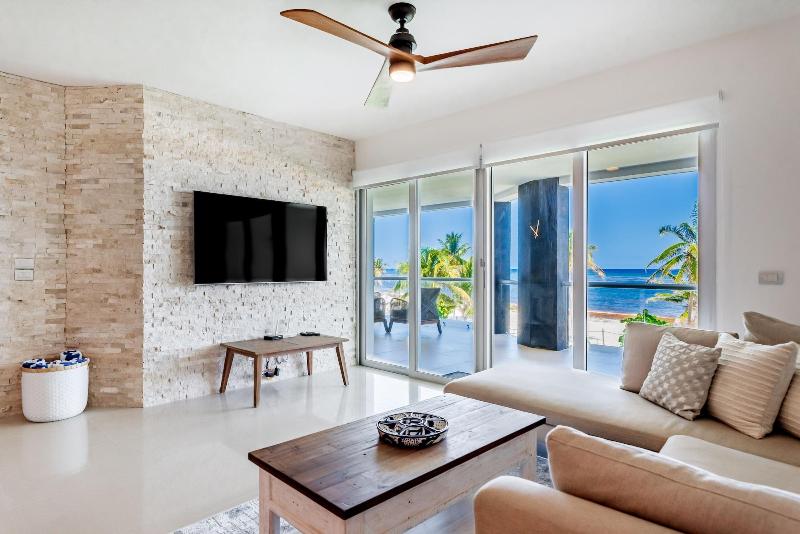 Mareazul Beach Condos Playa Del Carmen image