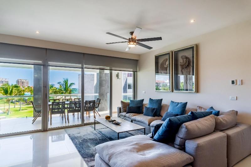 Mareazul Beach Condos Playa Del Carmen image