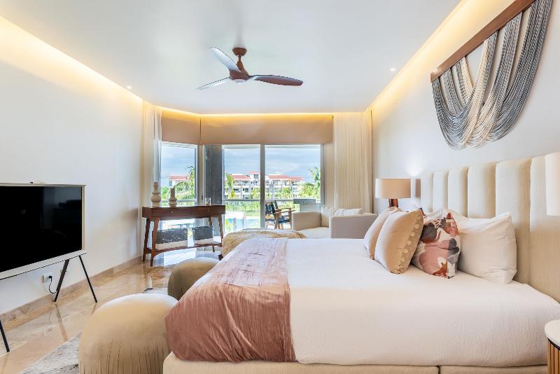 Mareazul Beach Condos Playa Del Carmen image