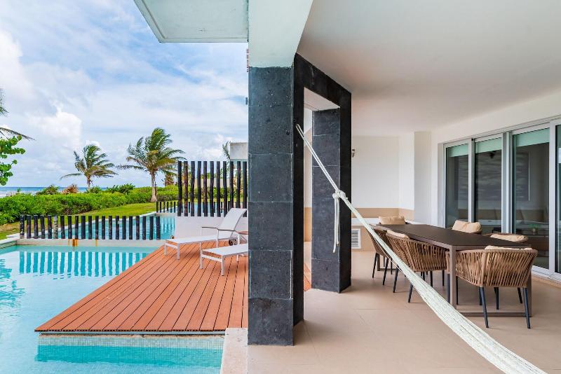 Mareazul Beach Condos Playa Del Carmen image
