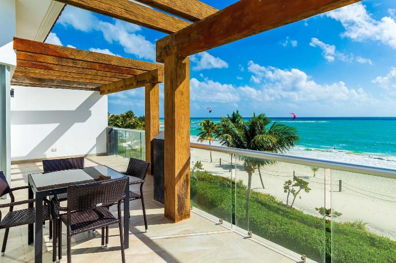 Mareazul Beach Condos Playa Del Carmen image