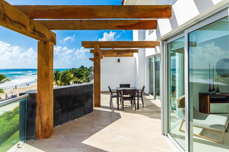Mareazul Beach Condos Playa Del Carmen image