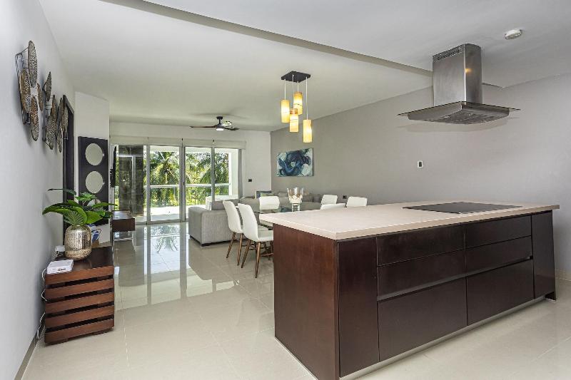 Mareazul Beach Condos Playa Del Carmen image