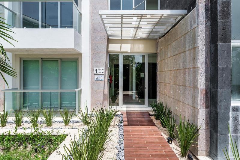 Mareazul Beach Condos Playa Del Carmen image